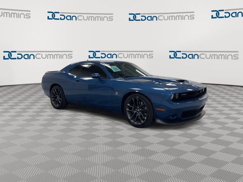 Used 2022 Dodge Challenger R/T Scat Pack RWD image 2