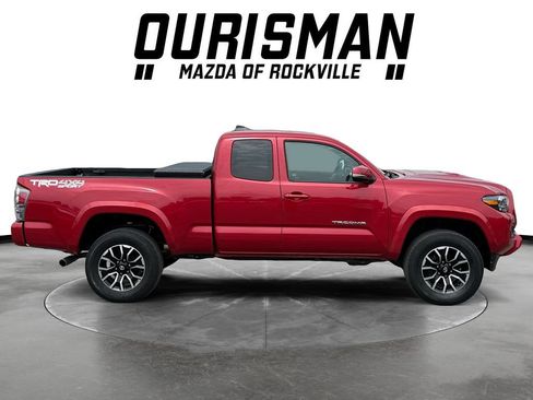 Used 2020 Toyota Tacoma TRD Sport w/ TRD Premium Sport Package AWD/4WD image 7