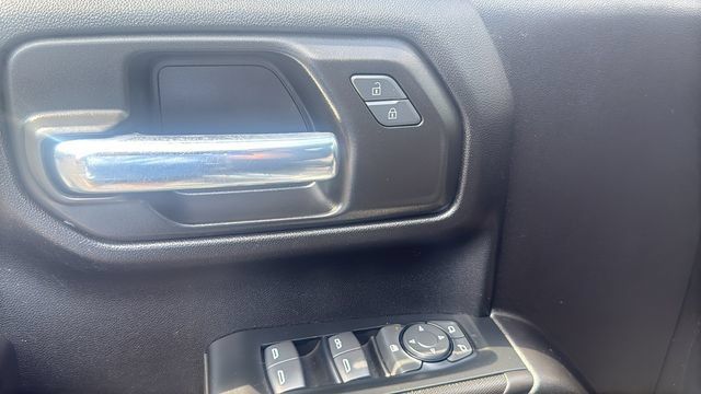 Used 2023 Chevrolet Silverado 1500 Custom w/ LPO, Dark Essentials Package RWD image 11