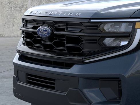 New 2026 Ford Expedition Active image 17