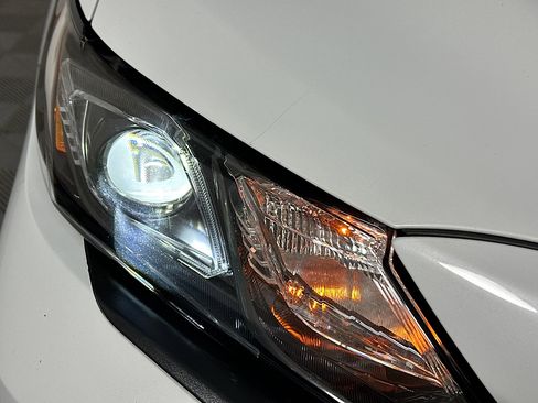 Used 2024 Toyota Camry SE image 9