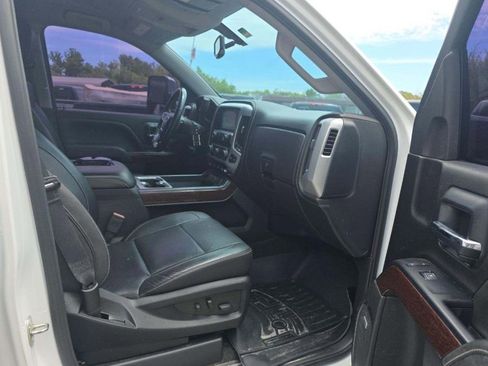 Used 2018 GMC Sierra 1500 SLT w/ SLT Premium Package RWD image 9