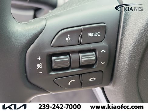 Used 2021 Kia Sedona EX FWD image 26