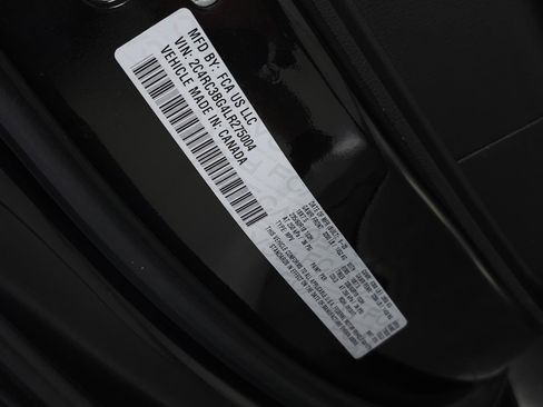 Used 2020 Chrysler Pacifica Touring-L w/ Premium Audio Group AWD/4WD image 31
