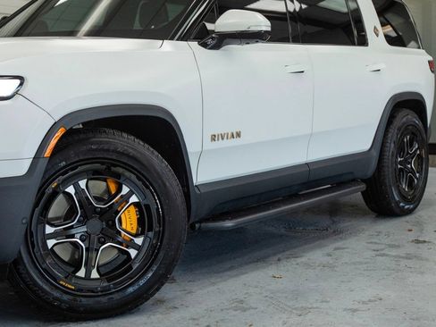 Used 2023 Rivian R1S Adventure AWD/4WD image 14