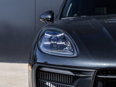 Certified 2026 Porsche Macan S AWD/4WD image 21