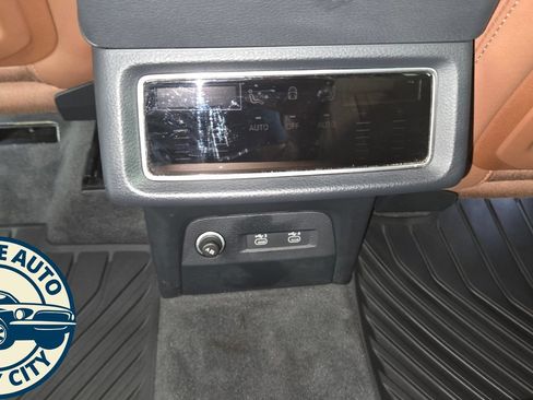 Used 2021 Audi e-tron Premium w/ Convenience Plus Package AWD/4WD image 31