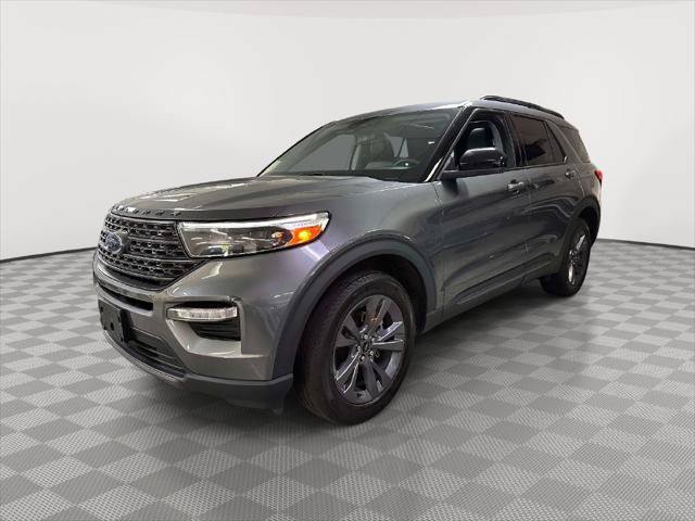 Used 2022 Ford Explorer XLT w/ Equipment Group 202A AWD/4WD image 5