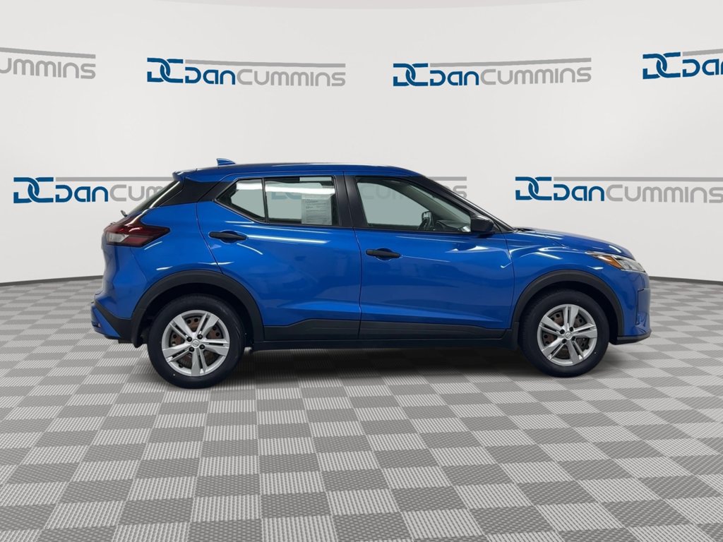Used 2023 Nissan Kicks S FWD image 9