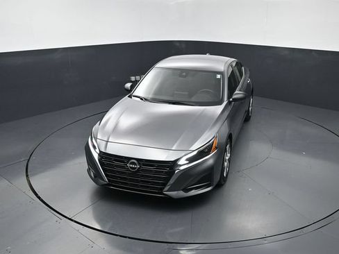 Used 2025 Nissan Altima 2.5 S FWD image 23