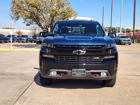 Used 2021 Chevrolet Silverado 1500 LT Trail Boss w/ Convenience Package II image 3