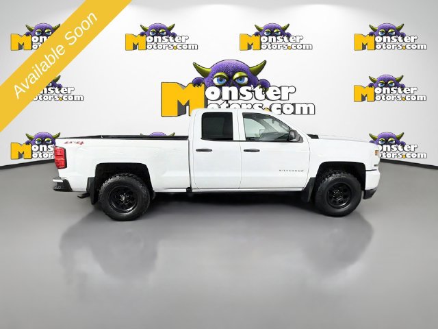 Used 2018 Chevrolet Silverado 1500 Custom w/ Custom Convenience Package AWD/4WD image 26