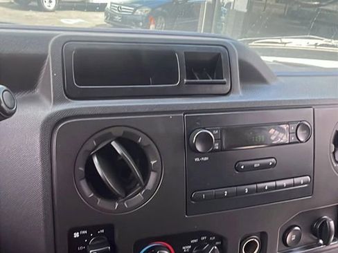 Used 2013 Ford E-150 and Econoline 150 image 10
