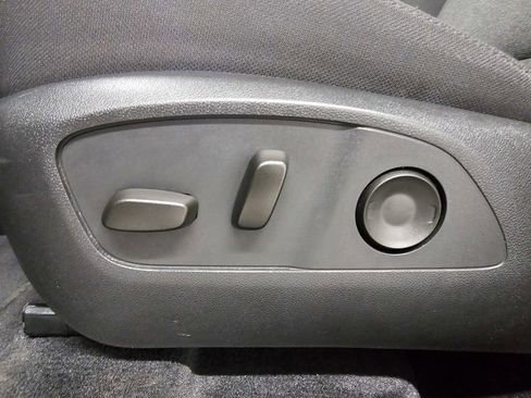 Used 2025 GMC Acadia Elevation image 14