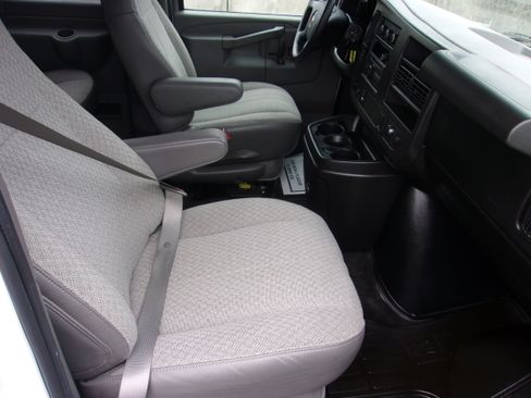Used 2016 Chevrolet Express 3500 LT w/ LT Preferred Equipment Group image 26