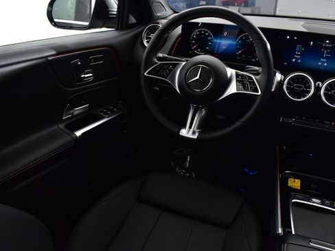 Certified 2025 Mercedes-Benz GLB 250 4MATIC image 23