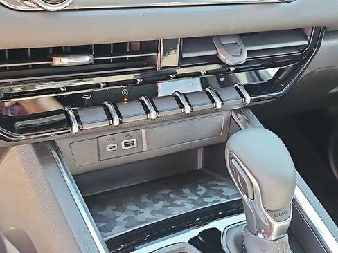 New 2026 GMC Canyon Elevation w/ Convenience Package image 18