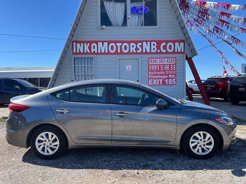 Used 2018 Hyundai Elantra SE w/ SE Connectivity Package 04 image 28