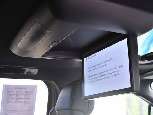 Used 2025 Toyota Sienna XLE Woodland Edition image 29