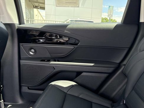 New 2026 Lincoln Nautilus Reserve w/ Jet Appearance Package AWD/4WD image 15