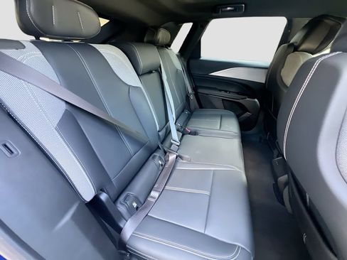 Used 2024 Cadillac Lyriq Tech RWD image 28