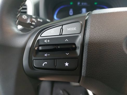 Certified 2024 Hyundai Venue SEL FWD image 16