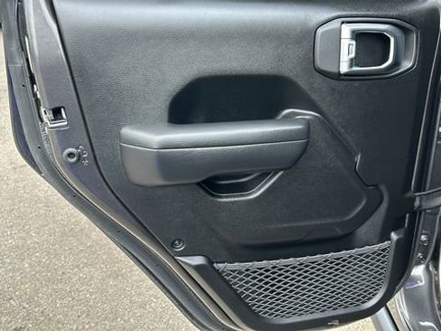 Used 2024 Jeep Gladiator Rubicon image 14