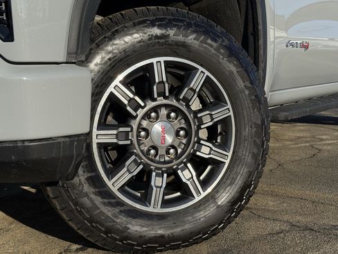 Used 2024 GMC Sierra 1500 AT4 w/ AT4 Premium Package image 6