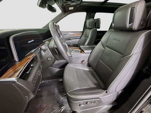 Used 2023 Cadillac Escalade Premium Luxury image 22