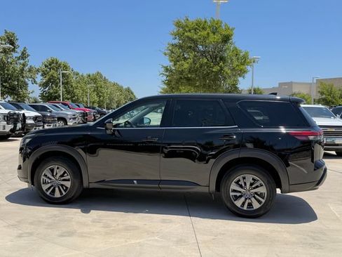 Used 2026 Nissan Pathfinder S AWD/4WD image 8