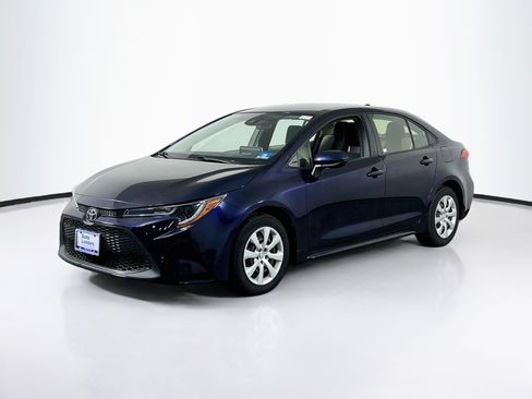 Used 2021 Toyota Corolla LE w/ Carpet Mat Package (TMS) FWD image 1