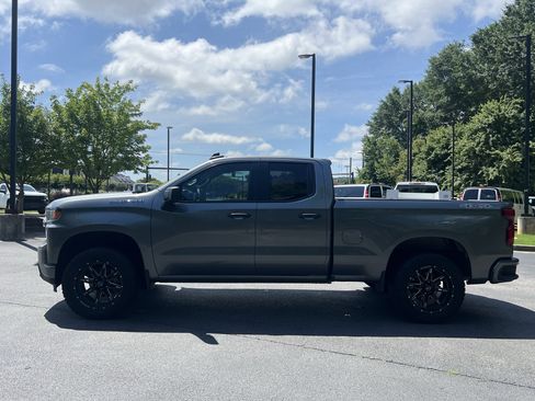 Used 2020 Chevrolet Silverado 1500 Custom w/ Custom Value Package AWD/4WD image 6