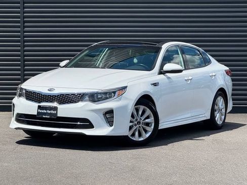 Used 2018 Kia Optima S w/ Panoramic Sunroof Package FWD image 1