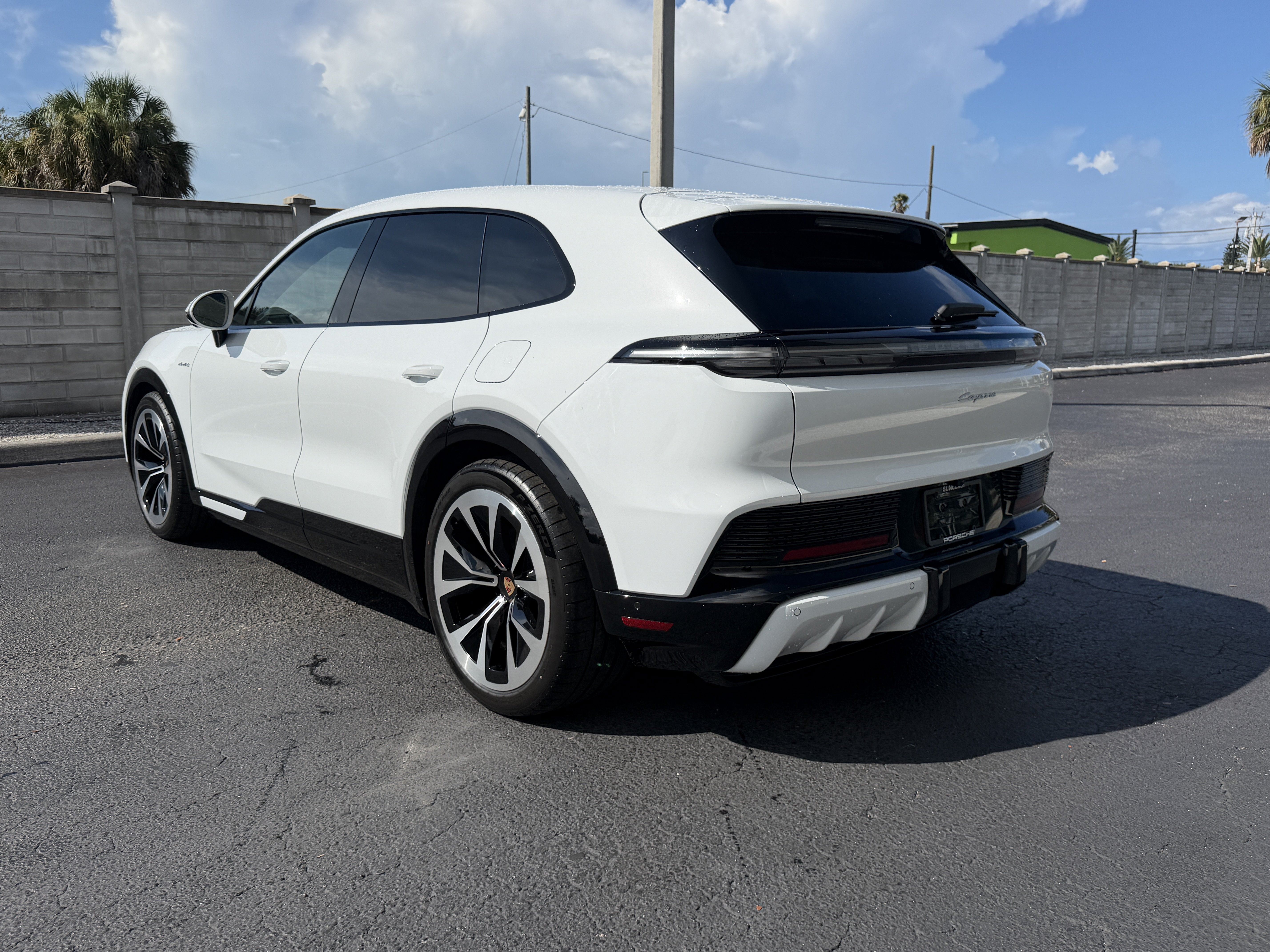 Used 2026 Porsche Cayenne Electric AWD/4WD image 3