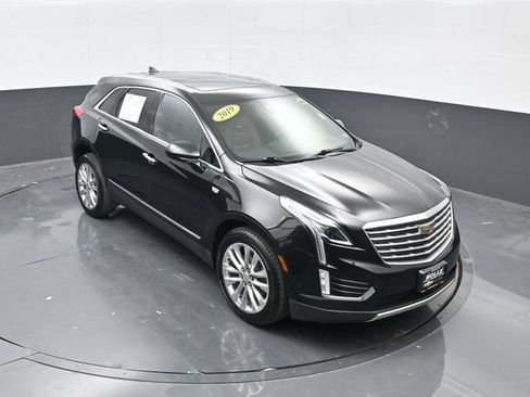 Used 2019 Cadillac XT5 Platinum AWD/4WD image 1