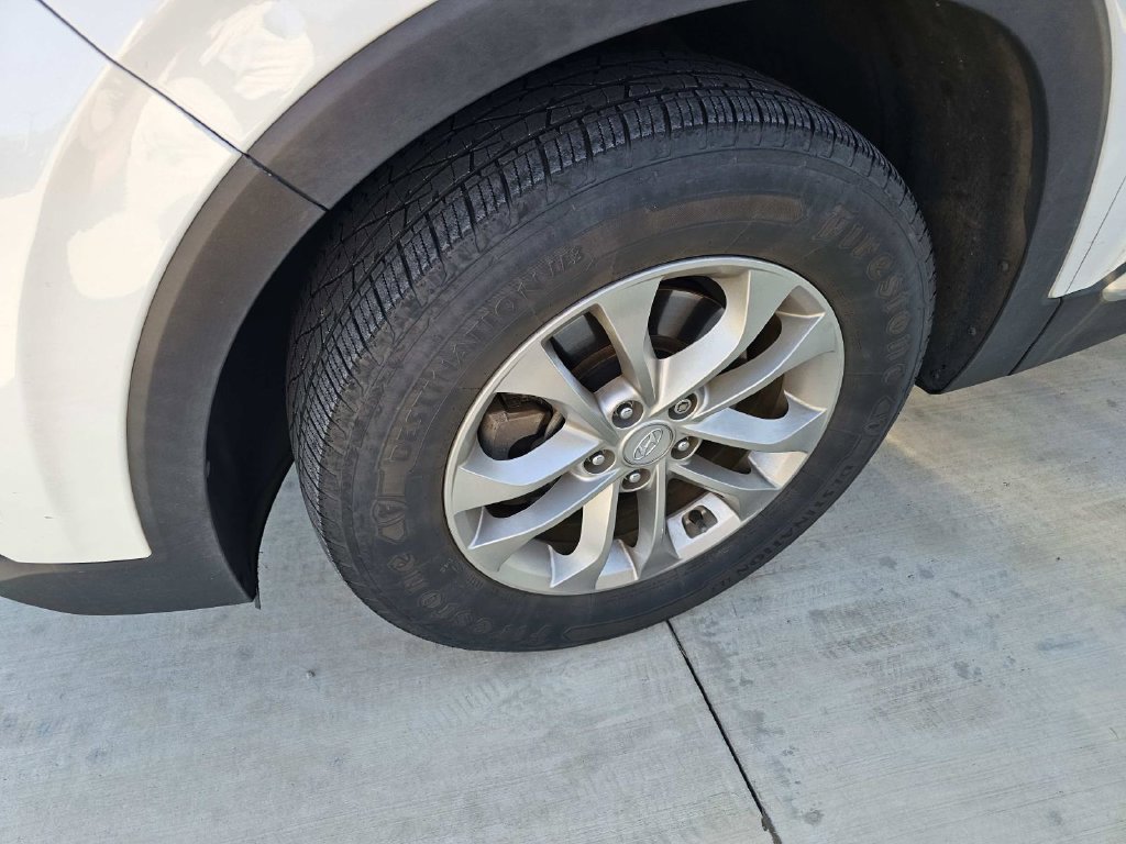Used 2019 Hyundai Santa Fe SEL FWD image 11