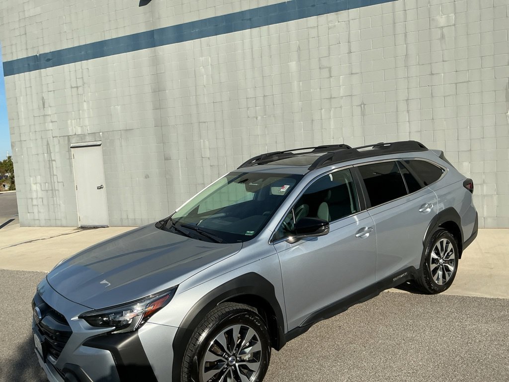 Certified 2024 Subaru Outback Limited AWD/4WD image 3