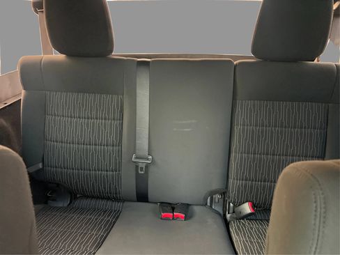 Used 2012 Jeep Wrangler Unlimited Sahara w/ Connectivity Group AWD/4WD image 16
