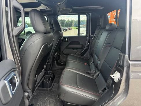 Used 2025 Jeep Gladiator Rubicon AWD/4WD image 4