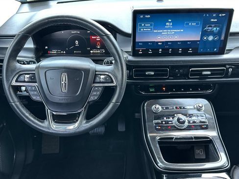 Certified 2022 Lincoln Nautilus FWD w/ Premium Package image 13