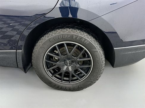 Used 2020 Chevrolet Equinox LT image 32