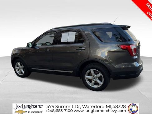 Used 2018 Ford Explorer XLT w/ Equipment Group 201A image 7