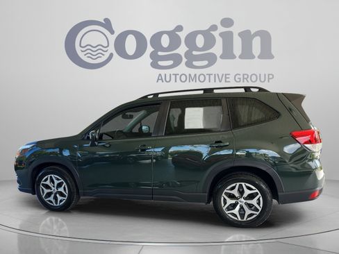 Used 2024 Subaru Forester Premium AWD/4WD image 2