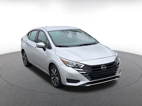 Used 2025 Nissan Versa SV FWD image 3