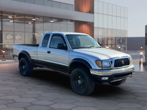 Used 2002 Toyota Tacoma 4x4 Xtracab image 2