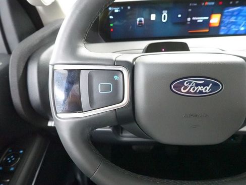 Certified 2025 Ford Expedition Active AWD/4WD image 18