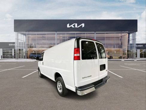 Used 2024 GMC Savana 2500 w/ Driver Convenience Package image 6