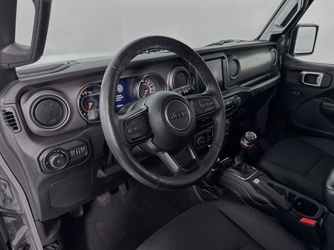 Used 2022 Jeep Wrangler Unlimited Sport image 9