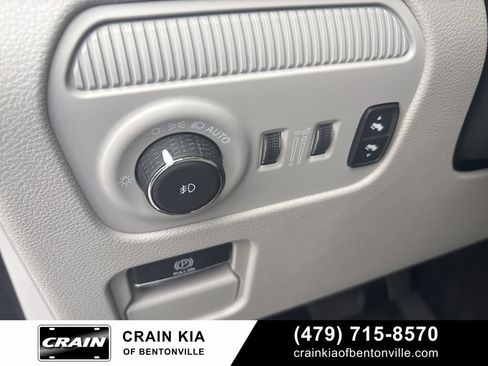 Used 2023 Jeep Wagoneer Series II w/ Flexible Seating Group AWD/4WD image 15