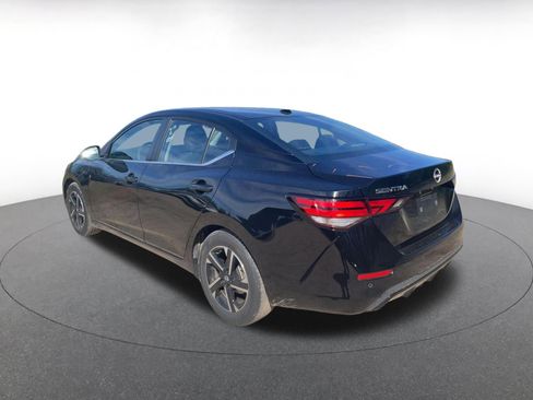 Used 2025 Nissan Sentra SV image 11